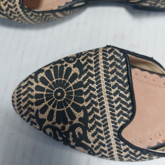 RESTRICTED Black and Brown Slip-on Leather Sandals Size 6 - Picture 5 of 11